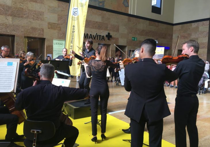 Radio Lac : Un marathon musical à la gare Cornavin à Genève